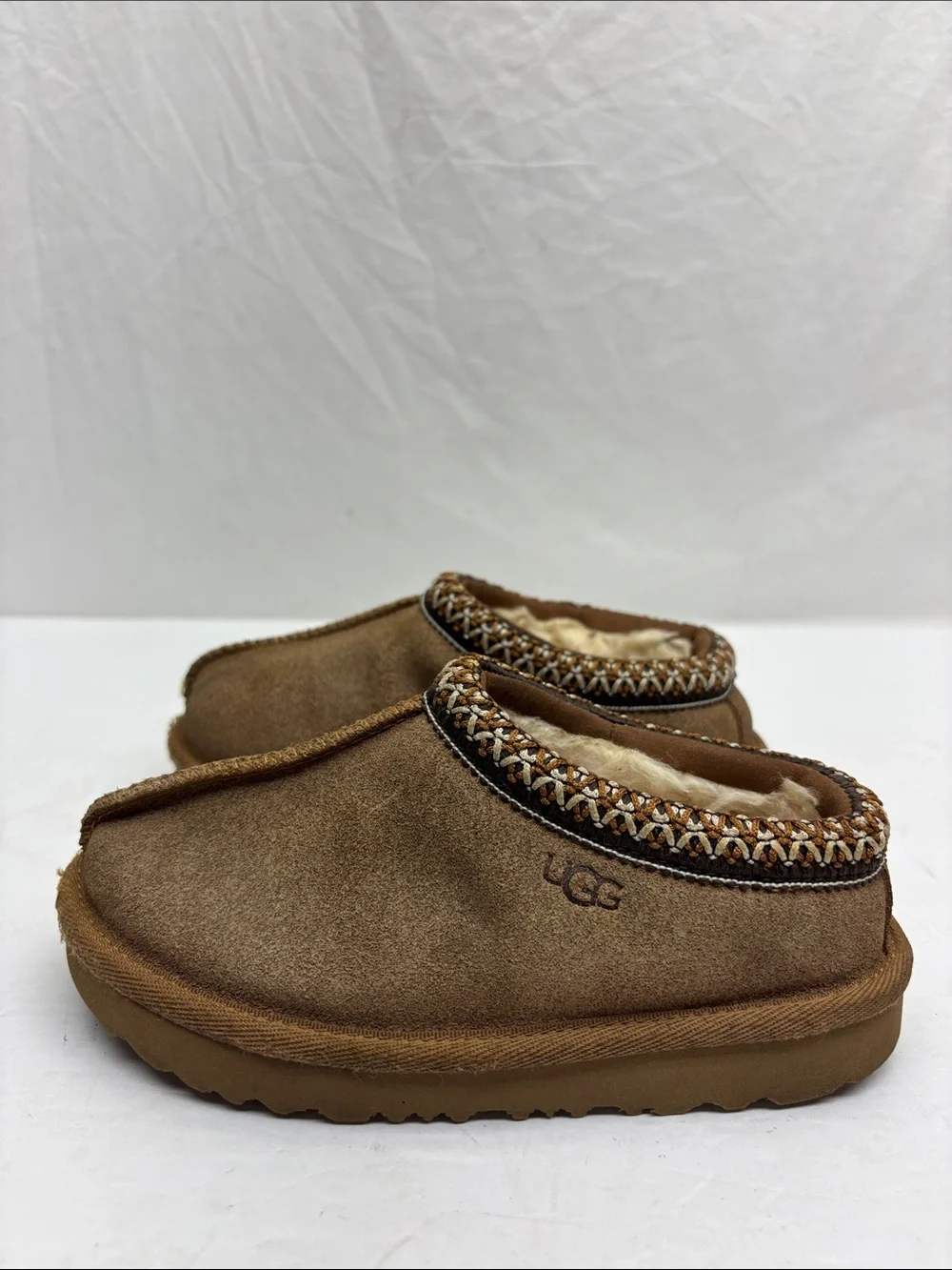 UGG Cozy Chestnut Suede Slip-On Slippers, SZ 11 for toddler, box 62